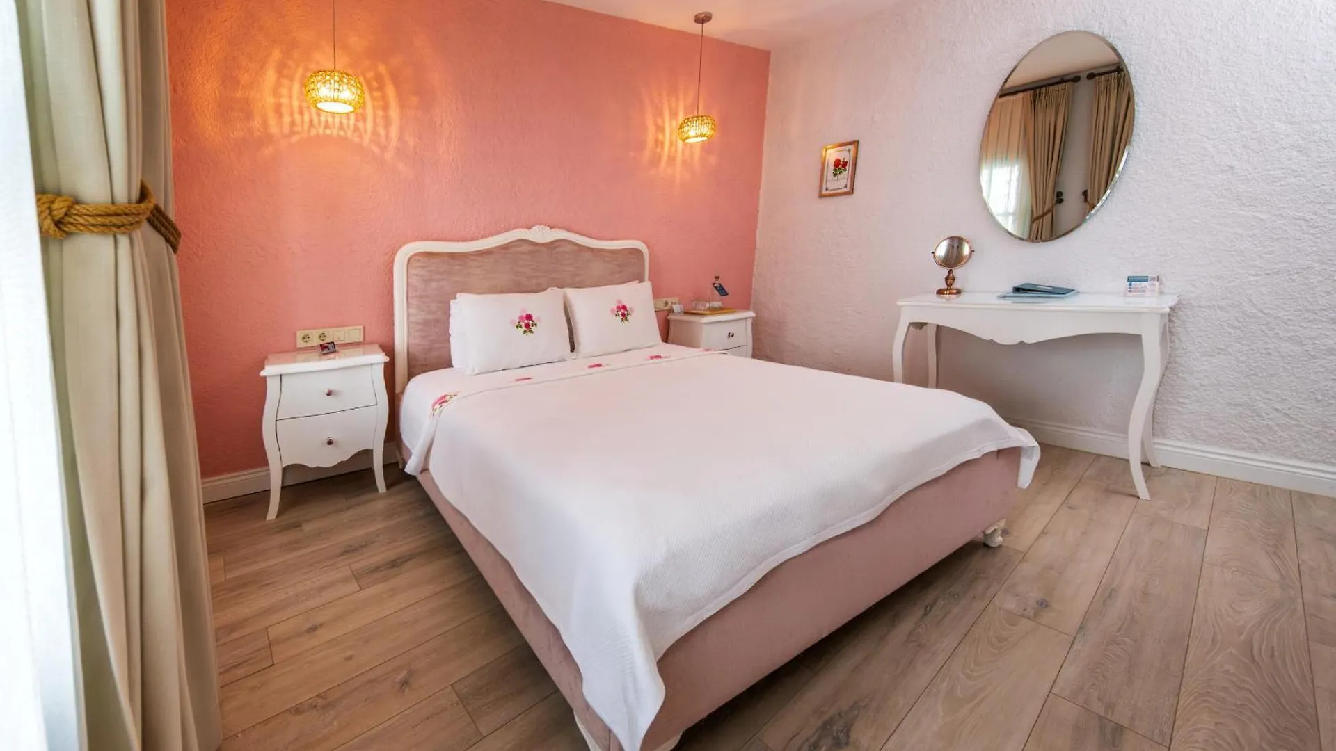 Sigacik Gardenya Buti̇k Otel
