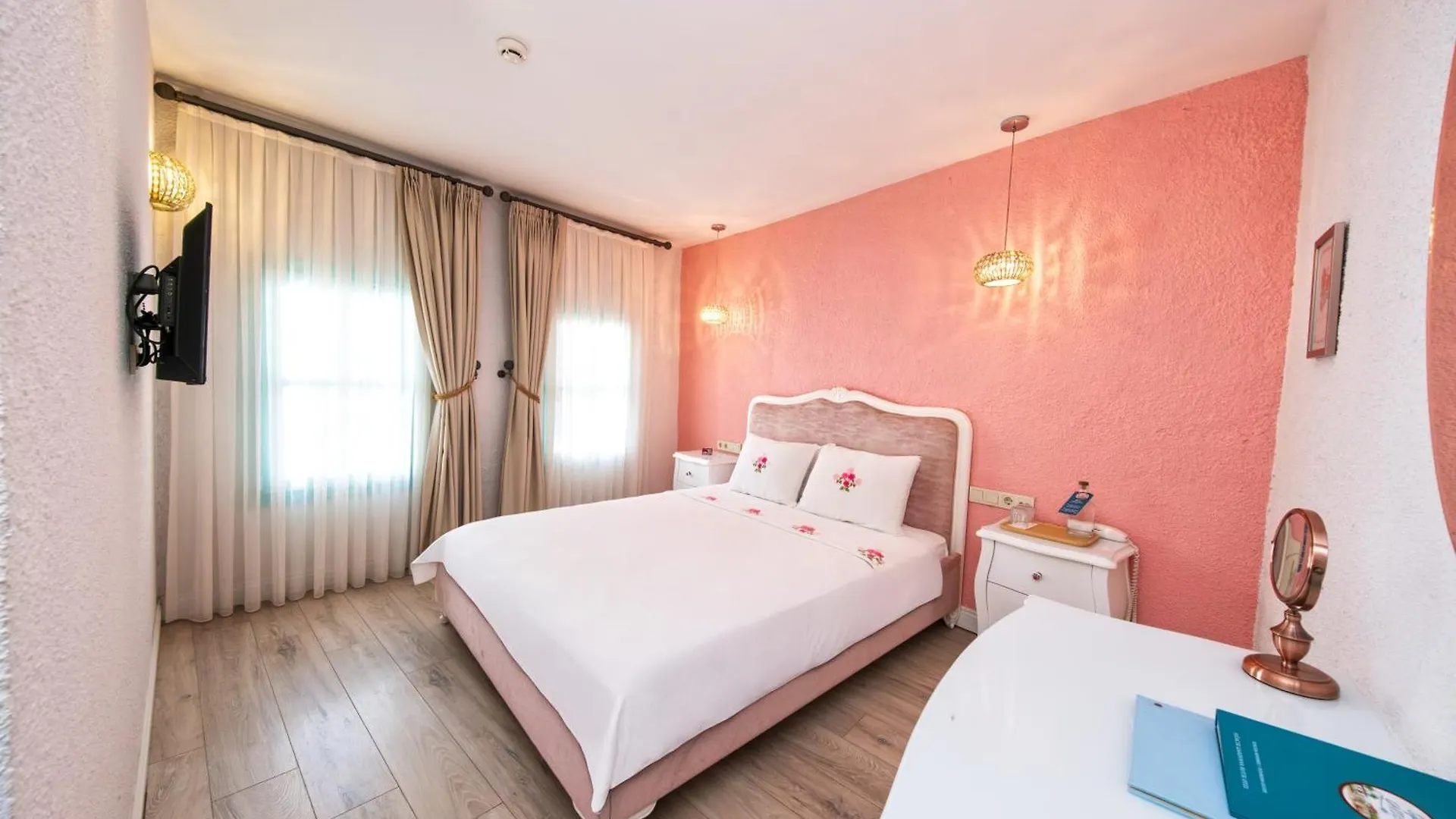 Sigacik Gardenya Buti̇K Otel Hotel