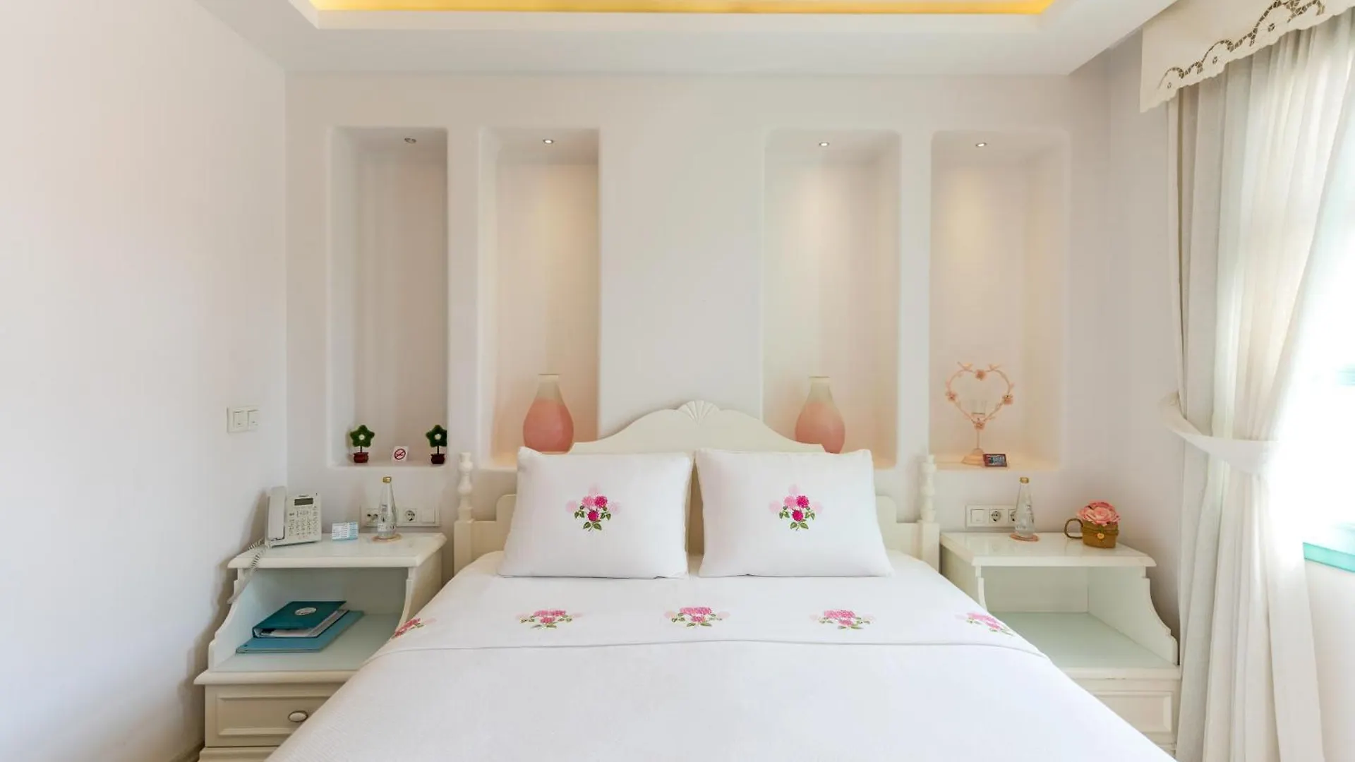 Sigacik Gardenya Buti̇K Otel Hotel